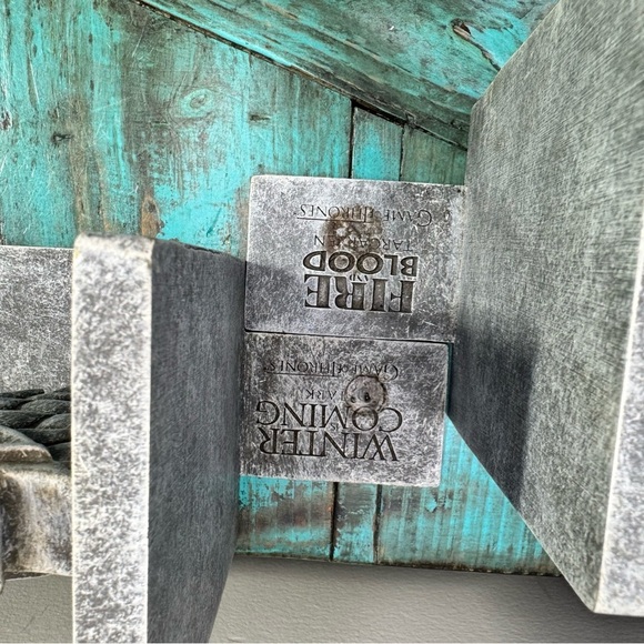 Game Of Thrones Fire And Blood Bookends HBO 2013 - Picture 2 of 16